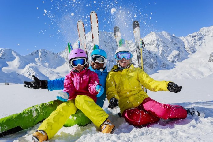 skihelm ski wintersport sneeuw