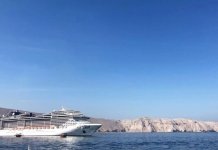 Op cruise langs de Emiraten Op cruise langs de Emiraten