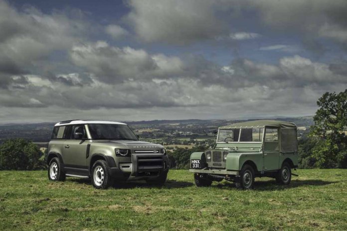 De nieuwe en oude Land Rover Defender