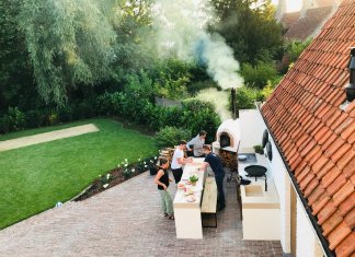 Met z’n allen pizza’s bakken in Damme ZaligAanZee in Damme