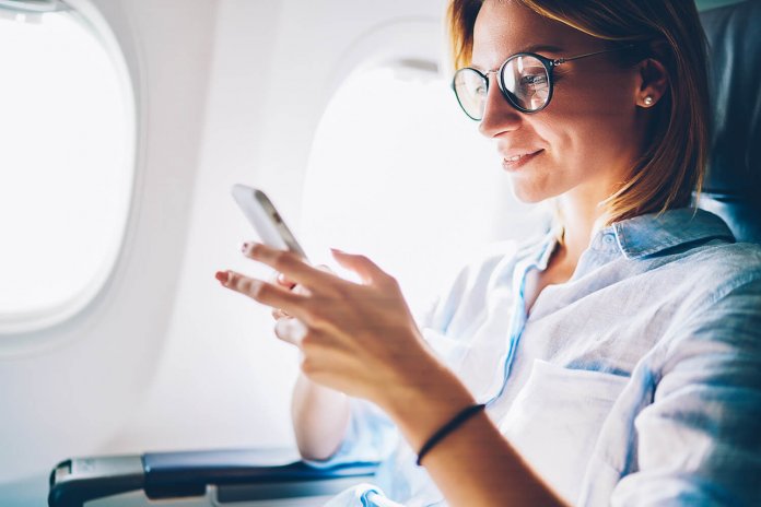 Vraag aan de piloot smartphone op vliegtuigmodus