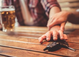 Alcohol en rijden gaan niet samen © Shutterstock