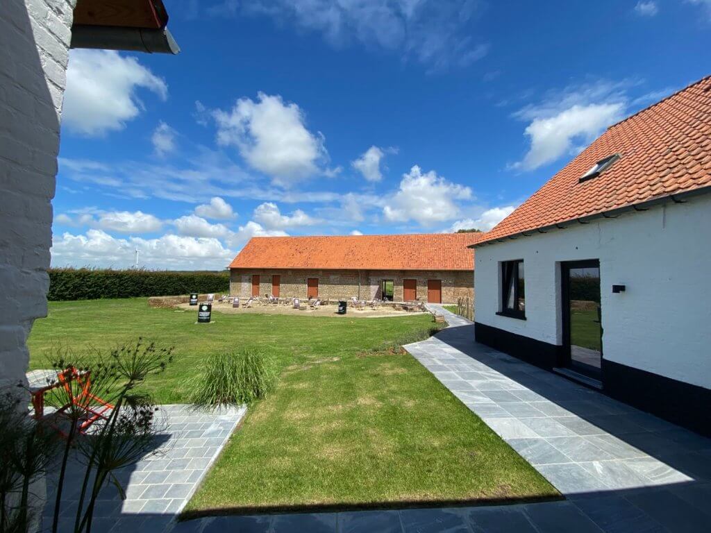 Hier mag je hond mee overnachten in eigen land