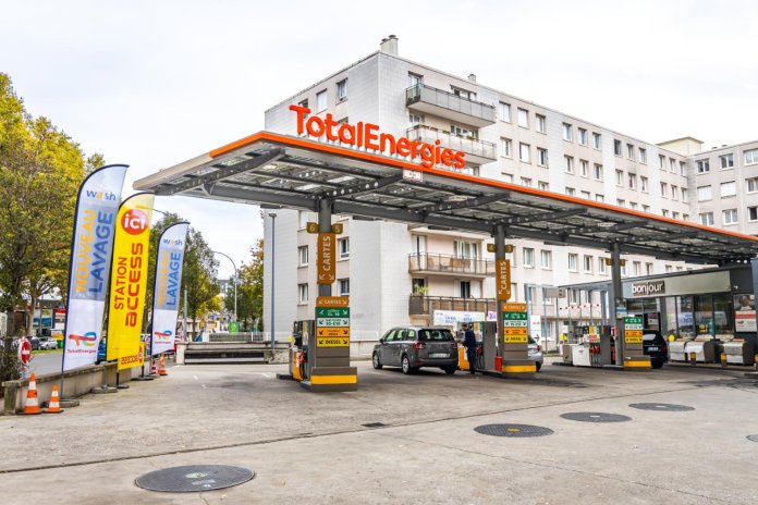 Diesel tanken is voortaan niet meer mogelijk in dit tankstation van TotalEnergies op de Franse Périphérique. © Shutterstock