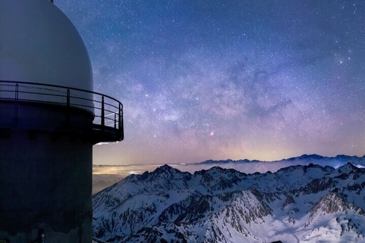 Noorderlicht en sterren op Pic du Midi