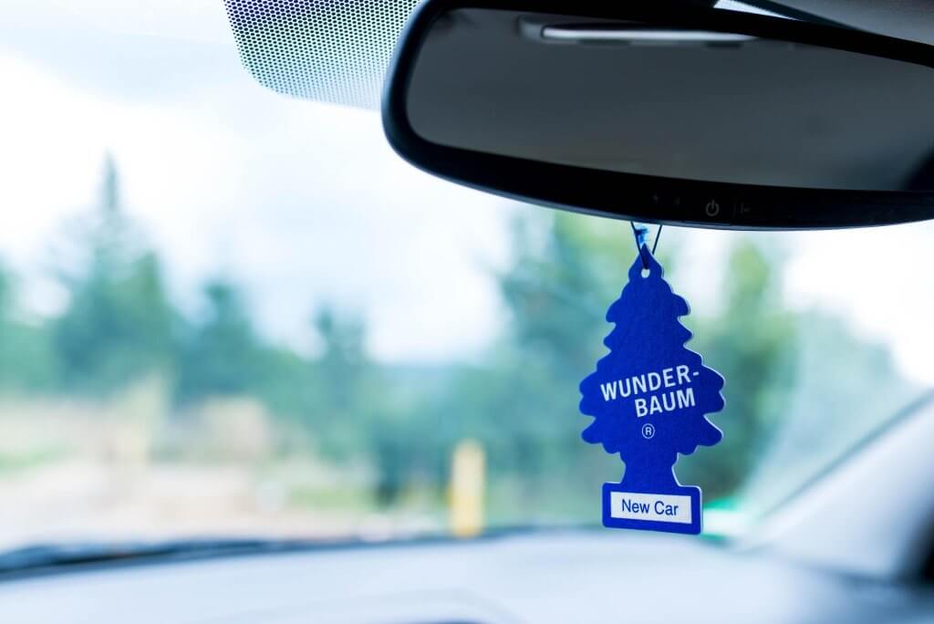 Arbre Magique aan spiegel auto.