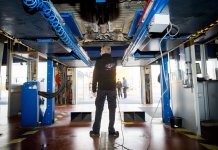 Naar de keuring: hier krijgen auto’s een rode kaart voor autokeuring