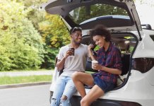 Met de auto op reis? Pauzeer op tijd! Regelmatig pauzeren tijdens lange autorit