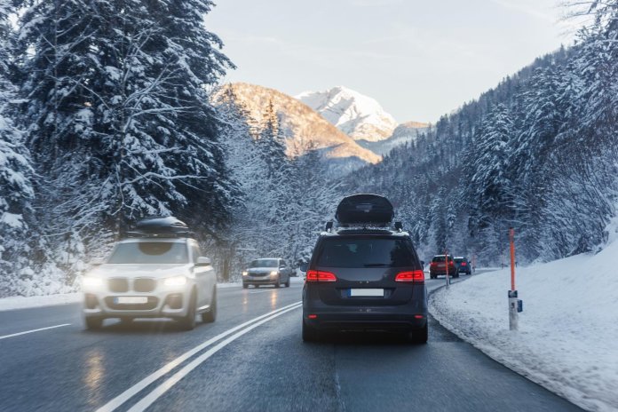 Met de auto op skivakantie? Let goed op!
